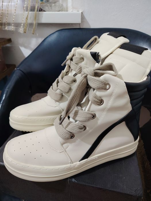 Продам новые кроссовки