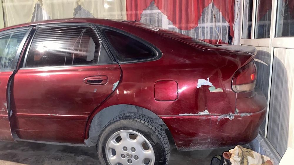 Мазда кронс красныи