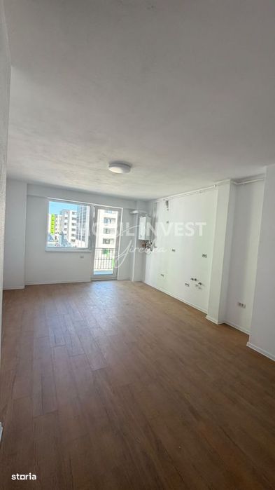 Apartament 3 camere 68 mp, baie cu geam, balcon, etaj 2, bloc nou