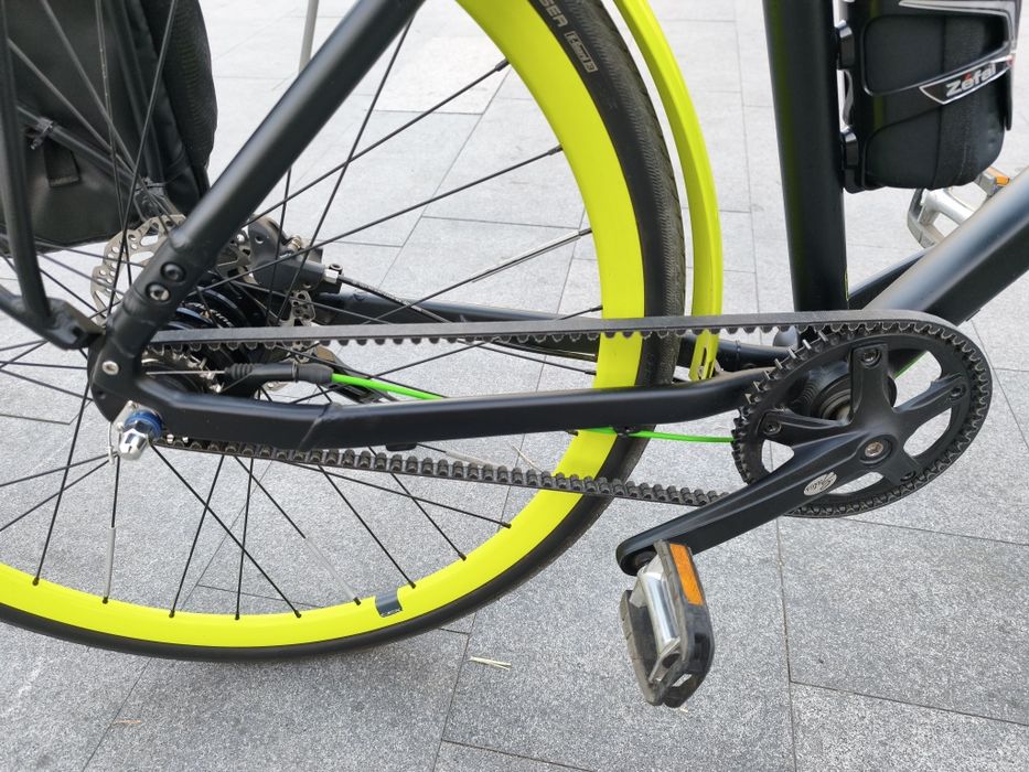 Bicicleta univega geo, Bicicleta pe curea, bicicleta trekking, bicicletă oraș, bicicletă touring, bicicleta Shimano alfine.