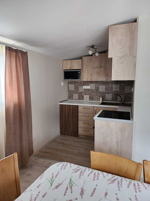 Дава се под наем Етаж от къща в Банско - 80 кв.м за 612 € - Снимка #3