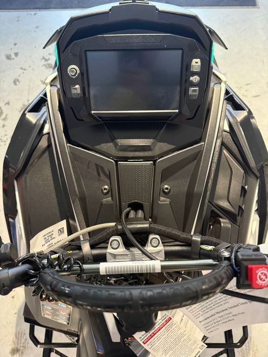 Snowmobil Polaris Patriot RMK Khaos Boost 155 Sash Model 2025 Utilizat