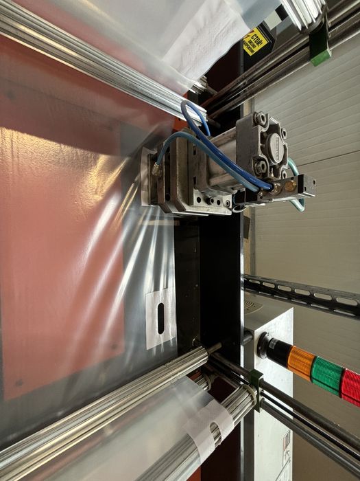 Машина лепачка за пликове