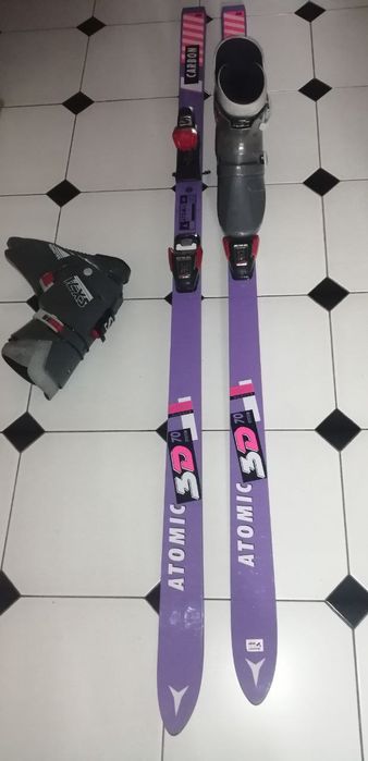 Лыжный комплект:   лыжи Atomic Curbon крепления и ботинки Salomon.
