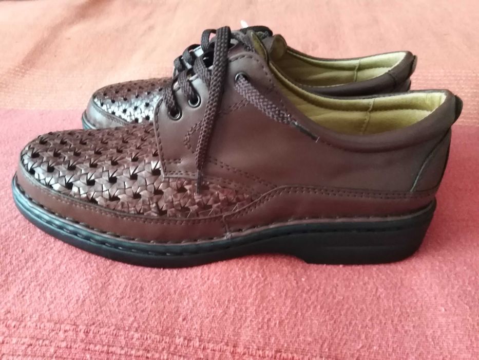 Нови мъжки обувки номера 41 и 42-35 лв чифта