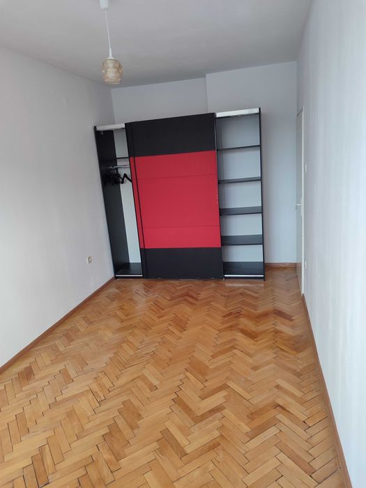 Нова обява, двустаен апартамент, център, под наем