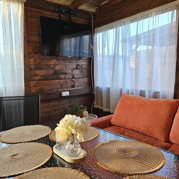 1 нощувка подарък през Юни в Summer Caravans