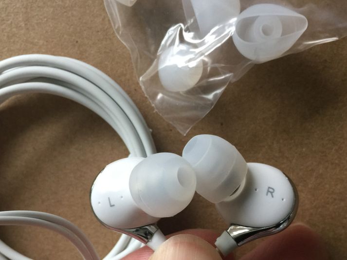 Продавам аудиофилски слушалки VIVO Xplay xe800