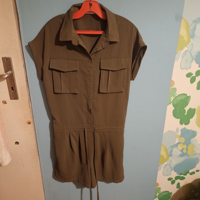 Даски рокли и гащеризони