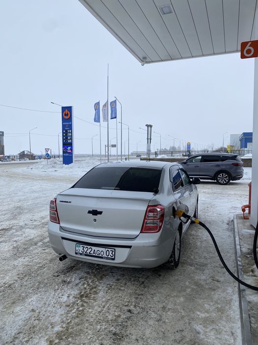 Продам машинуууу