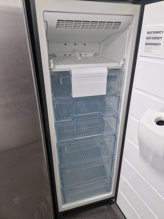 Фризер Electrolux A++ No Frost 280 литра