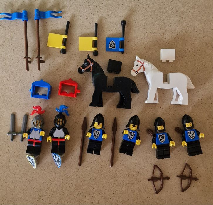 Продавам Lego 6074 Black Falcon's Fortress от 1986