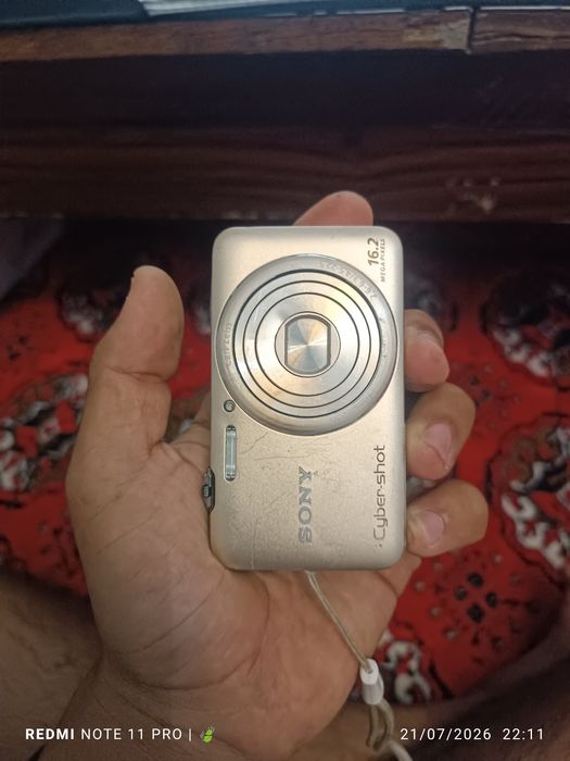 Sony Cyber-shot DSC-WX30 (16.2 MP) Vintage Kamera + SD Karta