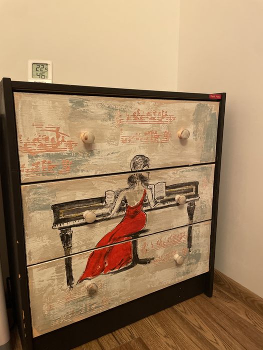 Doua noptiere pictate manual