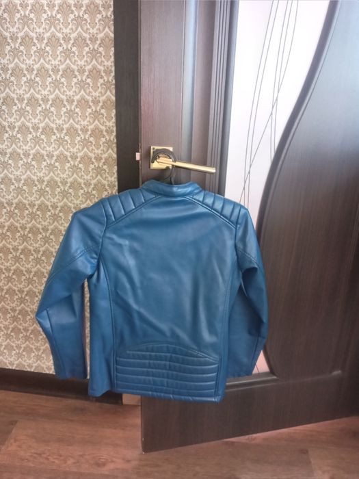 Продам куртку на мальчика