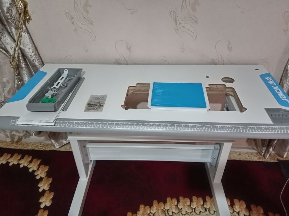 Jack F4 tikuv mashinasi sotiladi