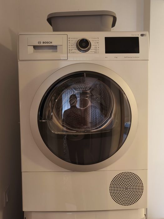 Uscător rufe Bosch 9 kg, pompă de căldură, A++, WiFi, AutoDry – stare foarte bună