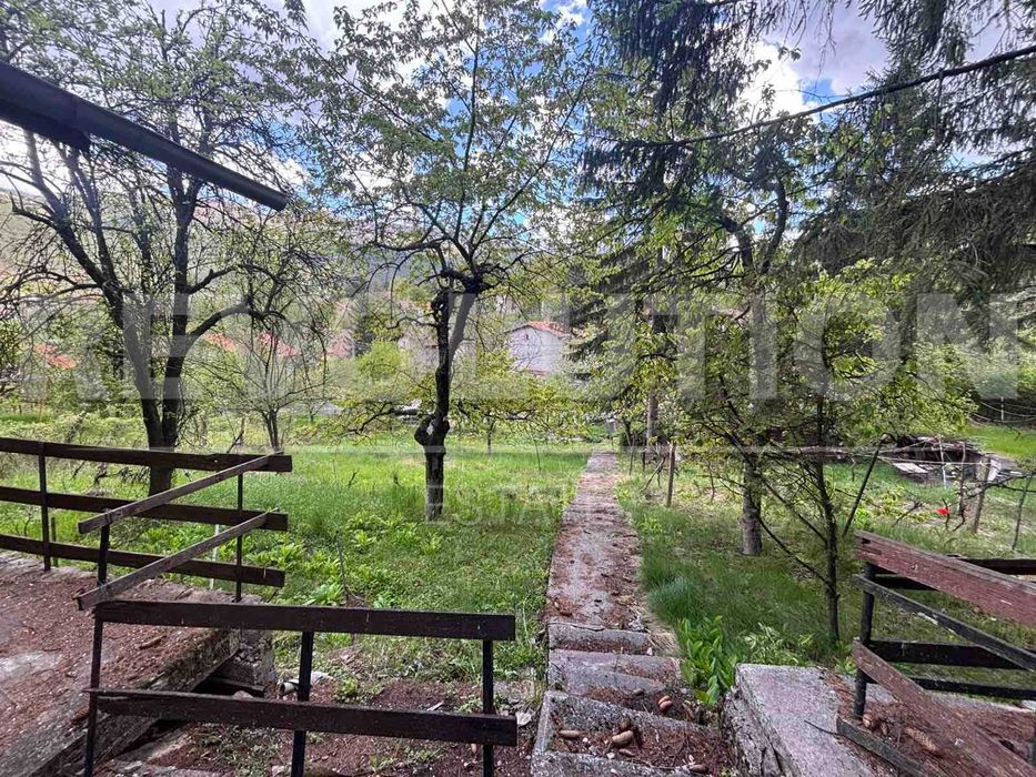 Поземлен имот в с. Рударци