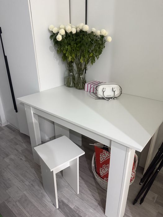 продам стол со стульями