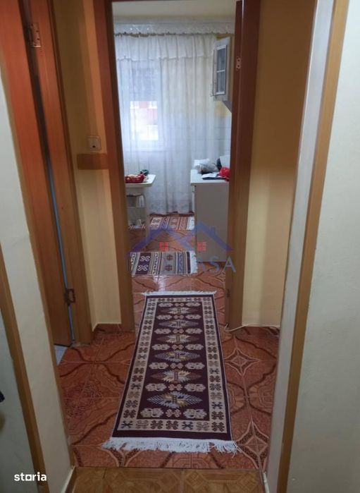 Apartament 3 camere, decomandat, Cetate, Lic. Sportiv, et.3, 2 bai
