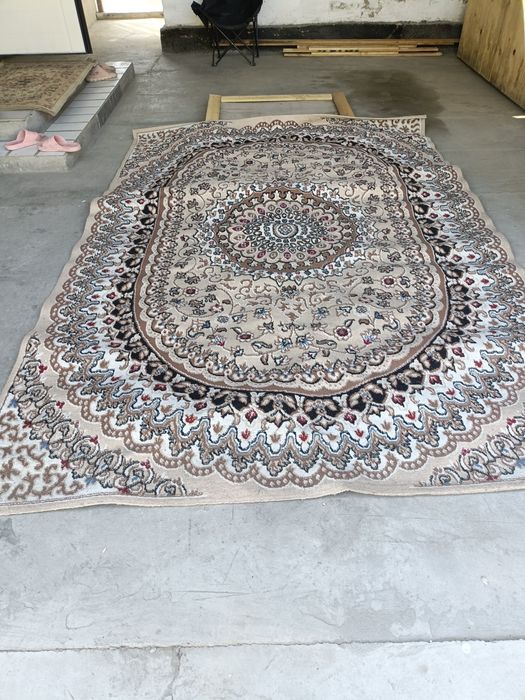 Продам ковёр 2×3