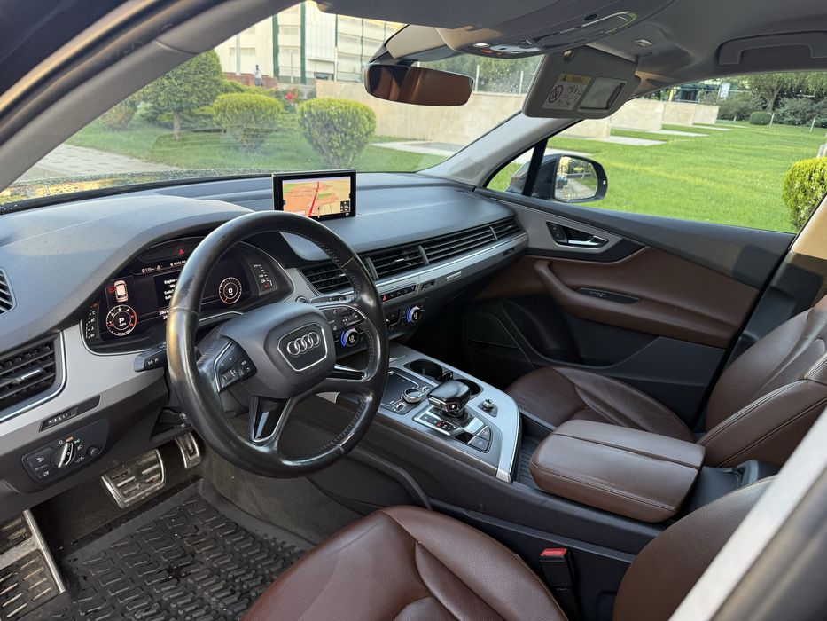 Audi Q7 V6 3.0 TDI Quattro 7 locuri