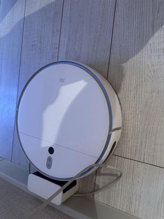 Продам Срочно робот пылесос Xiaomi