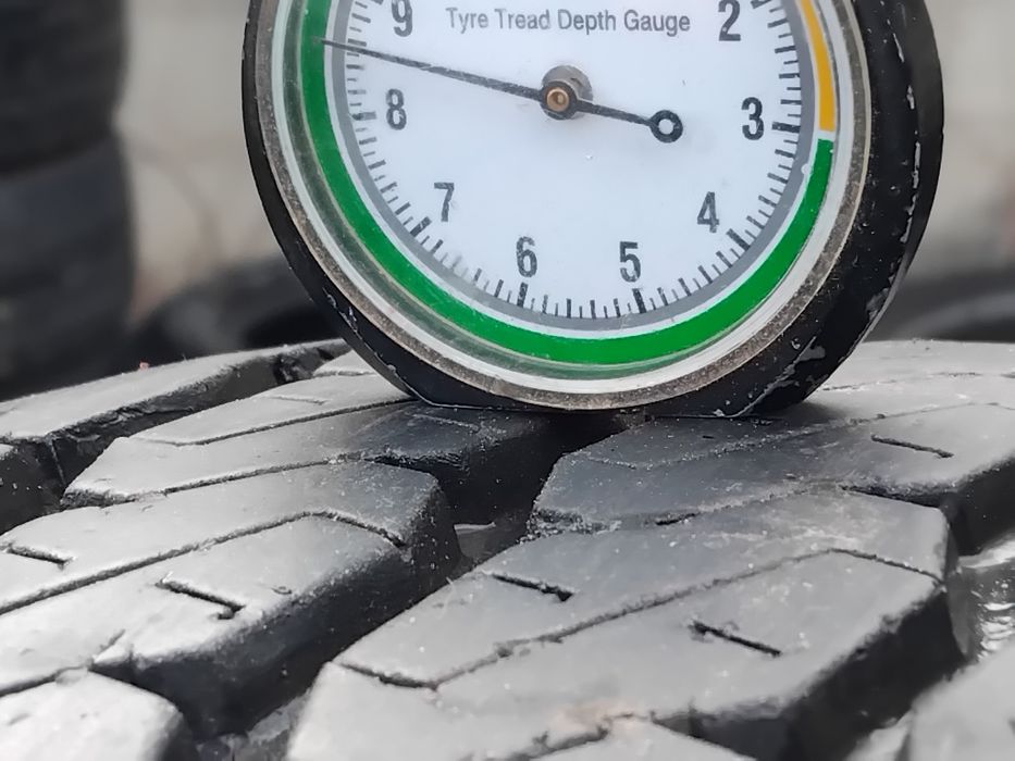 Гуми 205 65 15 C Ц Ласа Lassa. Налични са 4 броя - нов внос. Не са нови! Посочената цена е за един брой гума. Без коментар на цената.