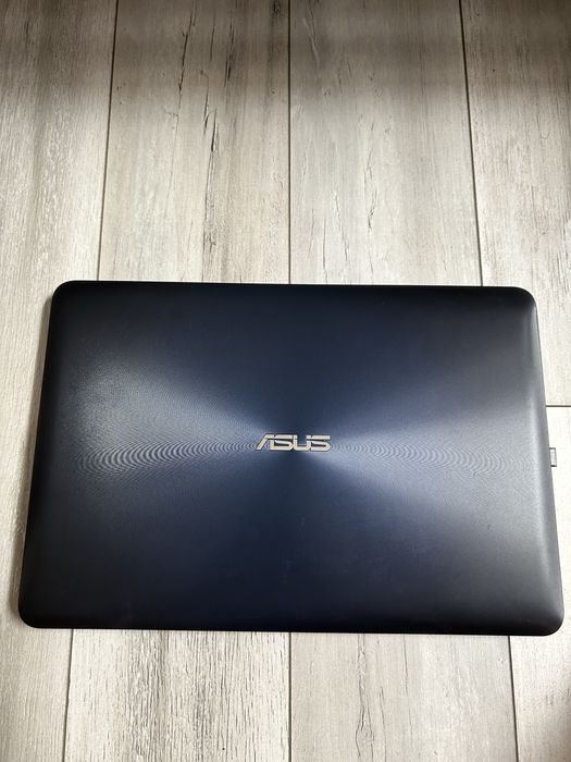 Laptop ASUS X556U