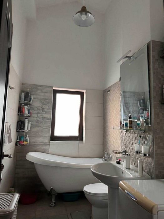 Proprietar vand apart. 2 cam. Sânpetru | Parcare inclusa | Vedere liberă