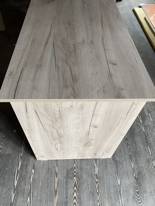 Ofisni stol sotiladi