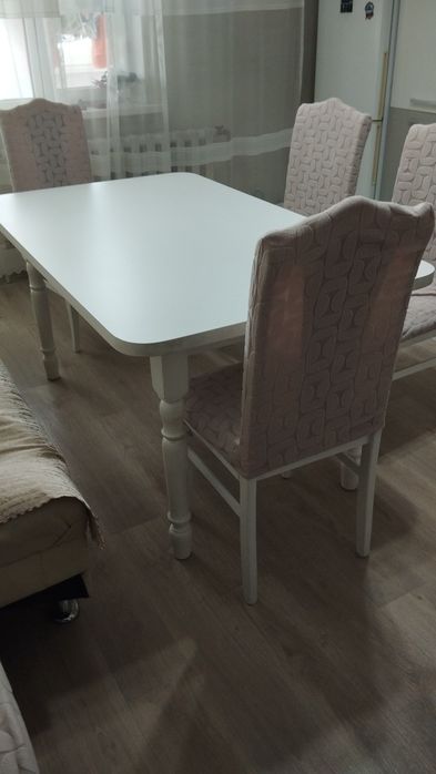 Продам стол и стулья б/у