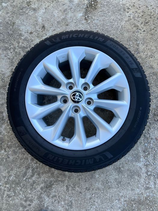 Джанти Toyota оригинални 16” с гуми Michelin alpin 7
