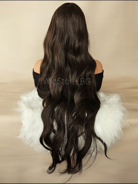 Дълга на вълни кафява перука с бретон