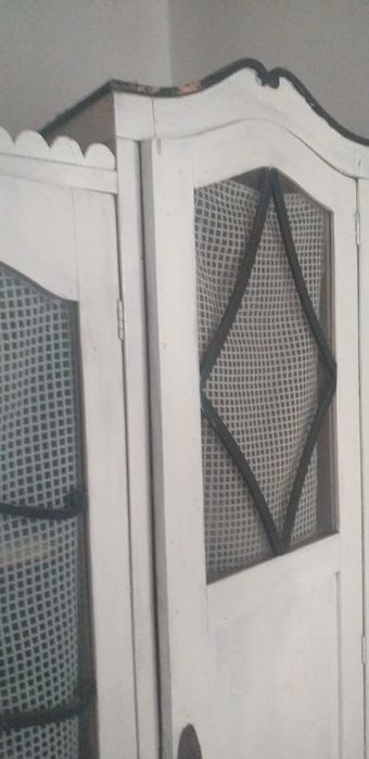 Credenț alb cu negru