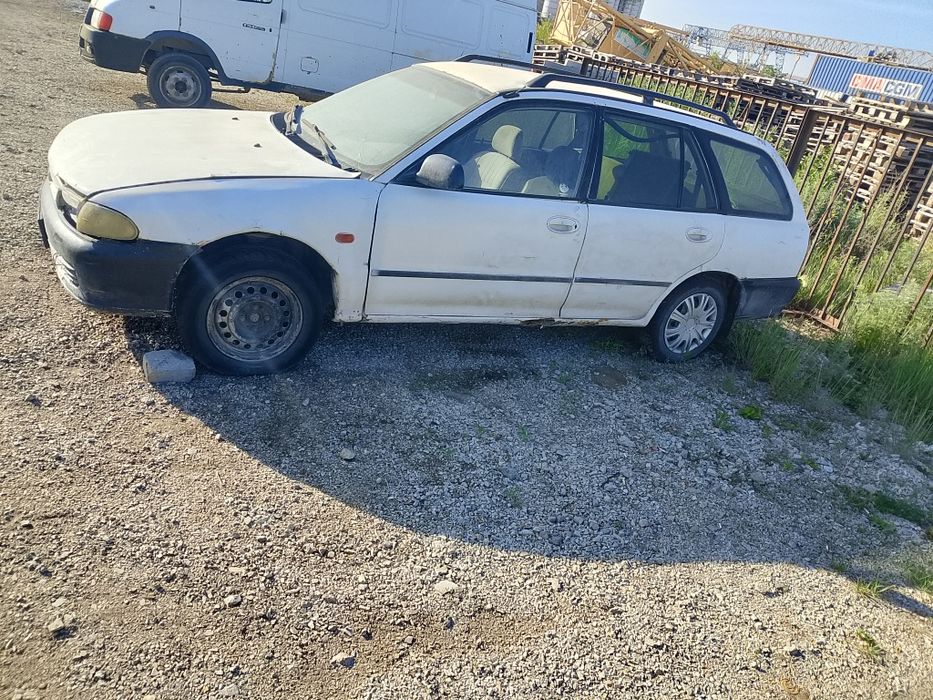Продам машину срочна,..