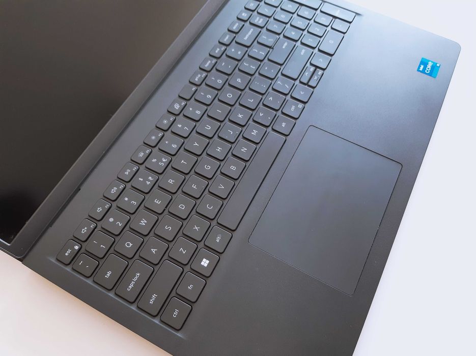 Dell Vostro 3520 - Intel i5-1235U | 16GB RAM | 512GB SSD - (Отличен, Гаранция)