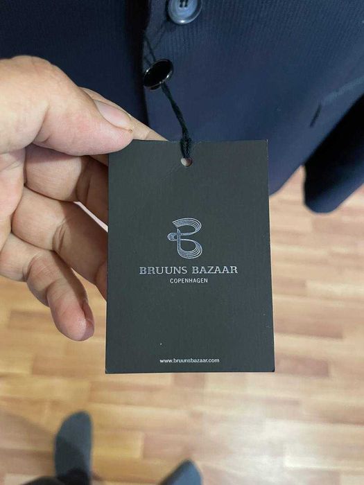 Пиджак с брюками от датского бренда Bruuns.