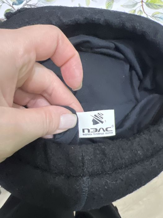 Фетровый берет черного цвета