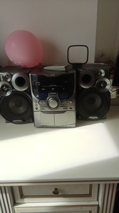 Продам JVC музцентр в идеале