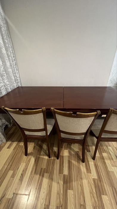 Стол (4 стула в подарок)