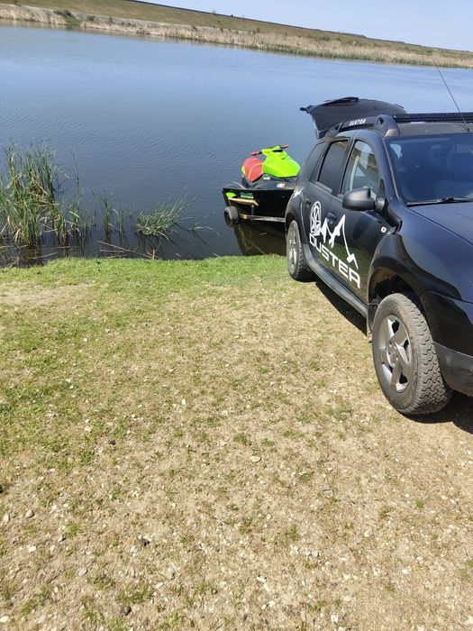 Vând sau schimb cu auto 4*4  
Ski jet cu toate actele..periodic neînm