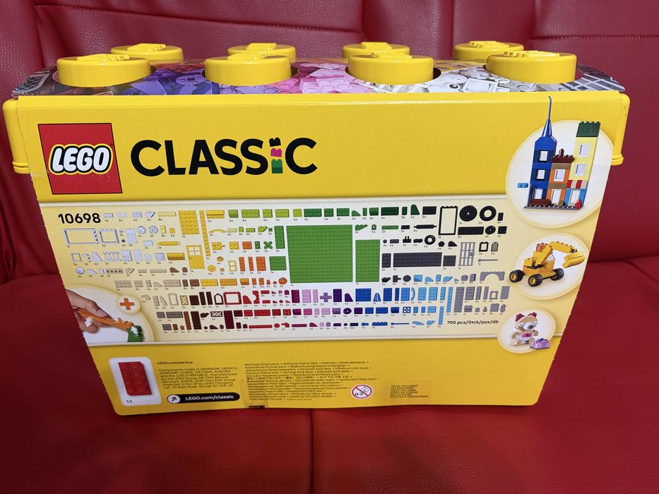 LEGO Classic: Cutie mare de constructie creativa 10698, 790 piese
