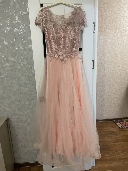 Платье празнидничное 15000