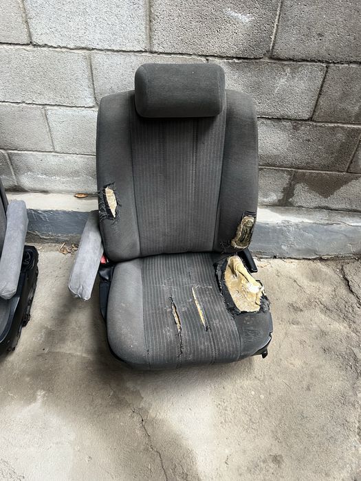 Сиденье е 34 перед зад