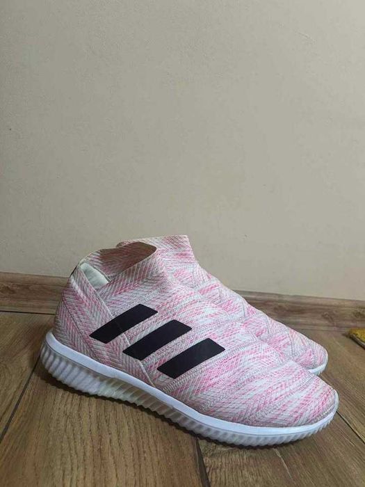 Футболни обувки за зала Adidas Nemeziz