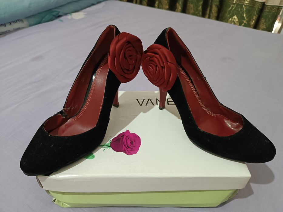 Туфли для женщины