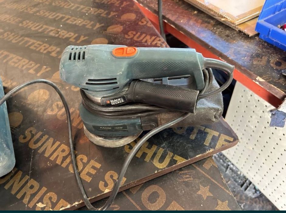 Ехцентър шлайф Блек енд декер black and decker