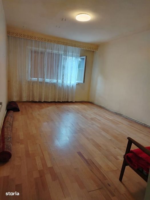 cv 184 Bd.Republicii, apartament 2 camere decomandat , etaj I
