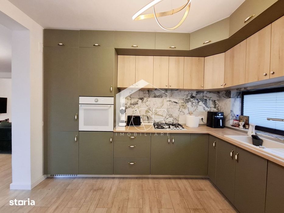 Vila P+1E, cu 5 camere, Paulesti